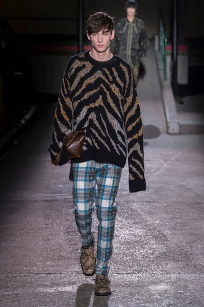 Look 47